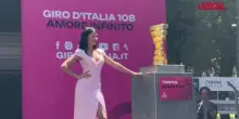 Giro d’Italia 2025, il ‘Trofeo senza fine’ fa il suo ingresso all’ultima tappa