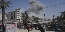 Gaza, almeno 21 palestinesi uccisi mentre andavano a centro umanitario