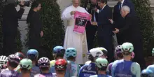 Giro d’Italia 2025, Papa Leone XIV saluta i ciclisti: “Curate spirito oltre al corpo”