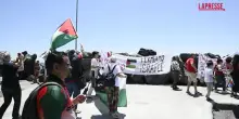 Gaza, a Catania bandiere palestinesi alla partenza di Freedom Flottilla