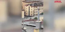 Genova, rivolta nel carcere di Marassi: i detenuti sul tetto