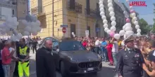 Martina Carbonaro, ai funerali la folla grida ‘Giustizia’