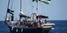 Gaza, Katz: “Impediremo alla Freedom Flotilla di arrivare”. Denunciati problemi al segnalatore di bordo