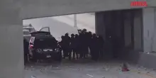 Los Angeles, scontri tra polizia e manifestanti: le immagini dei tumulti