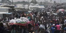 Gaza, Al Jazeera: “Spari su centro aiuti. 20 morti”. Idf parla di fuoco verso sospetti