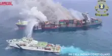 India, in fiamme nave portacontainer con a bordo merci pericolose