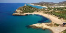 La Sardegna regina dell’estate 2025, al Sud il mare più bello
