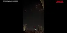 Tel Aviv, Iron Dome in azione per intercettare l’attacco iraniano: il video girato da un palazzo