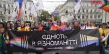 Ucraina, la guerra non ferma la sfilata del Pride a Kiev