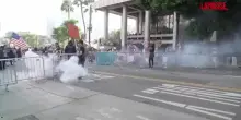 Los Angeles, la polizia disperde i manifestanti ‘No Kings’ con lacrimogeni