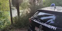 Salerno, sorprende i ladri in casa e spara: uno trovato morto