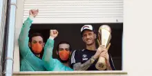 La Virtus Bologna da Achille Polonara in ospedale con la coppa scudetto