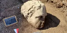 Roma, riemersa testa marmorea negli scavi di via Alessandrina