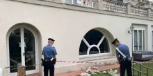 Roma, ringhiera crolla durante una festa: feriti 6 ragazzi, sono caduti da 5 metri
