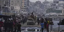 Gaza, raid israeliano su mercato: almeno 18 morti