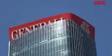 Milano, collassa l’insegna Generali della Torre Hadid: le immagini da City Life