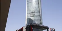 Generali, in giornata completata la messa in sicurezza. ‘Puntellata’ anche l’altra insegna