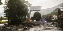 Caldo record, maltempo ed eventi estremi in Italia, 2 morti. Stop al lavoro nelle ore più calde