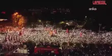 Turchia, migliaia in piazza a Istanbul per Imamoglu: è detenuto da 100 giorni