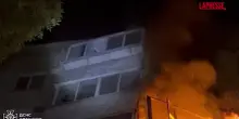 Ucraina, droni russi su Odessa: persone evacuate da edifici in fiamme