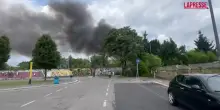 Milano, vasto incendio in zona Ortomercato di Calvairate