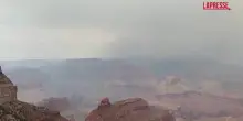 Arizona, un incendio distrugge lo storico Grand Canyon Lodge: le immagini dei roghi