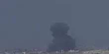 Gaza, raid Idf su campo profughi di Shati. Al Jazeera: 5 morti
