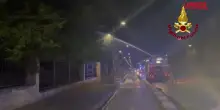 Pescara, incendio nella pineta Dannunziana: lintervento dei vigili del fuoco