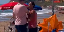 Rimuove cartello spiaggia privata, Hallissey (+Europa) aggredito a Lavinio