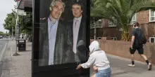 Epstein, Cnn pubblica foto con Trump: era alle nozze del presidente Usa