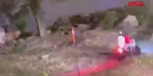 New York, agente fuori servizio ferito durante rapina: il video dellaggressione