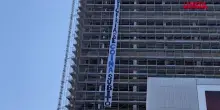 Inchiesta urbanistica Milano, maxi striscione di protesta sul Pirellino