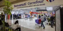 Carrefour lascia l’Italia, supermercati venduti a New Princes per 1 miliardo