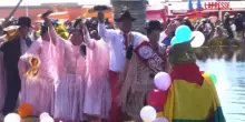 Bolivia, la danza fluttuante sul lago Titicaca in onore di San Giacomo