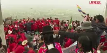 Perù, la protesta sulla collina di San Cristòbal contro lamnistia voluta dal Congresso: le immagini