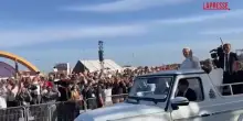 Giubileo dei Giovani, il giro di Papa Leone tra i fedeli in Papamobile