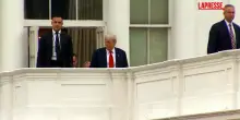 Trump versione umarell, il presidente Usa ispeziona i lavori della Casa Bianca