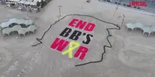 Israele, "Stop alla guerra di BB": il maxi disegno sulla spiaggia di Tel Aviv