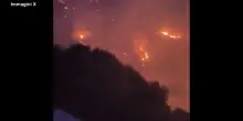 Incendi, l’isola greca di Chios nella morsa delle fiamme