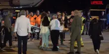 Medioriente, i bambini palestinesi atterrano a Ciampino accolti con regali e peluche