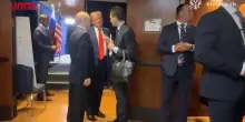 Vertice Trump-Putin, sorrisi e stretta di mano al termine dellincontro in Alaska