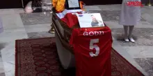 Dj Godzi, il padre ai funerali a Napoli: “Fiducia nella magistratura italiana e in quella spagnola”