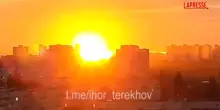 Ucraina, attacco russo a Kharkiv: le esplosioni riprese dalle telecamere