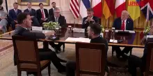 Ucraina, il vertice alla Casa Bianca tra Trump, Zelensky e i leader europei: le immagini