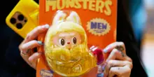 Labubu trainano la borsa di Hong Kong, balzo delle azioni Pop Mart