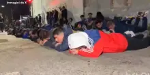 Buenos Aires, scontri tra tifosi cileni e argentini: decine di arresti e partita sospesa