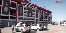 Calcio, oltre 100 tifosi dellUniversidad de Chile arrestati dopo gli scontro con lIndependiente: le immagini