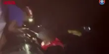 Migranti gettati in mare di notte, il salvataggio di 10 naufraghi al largo della Libia