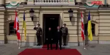 Ucraina, Carney: "Pronti due miliardi di dollari in aiuti militari"