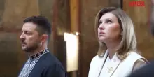 Ucraina, giorno dellIndipendenza: Zelensky prega assieme alla first lady Zelenska